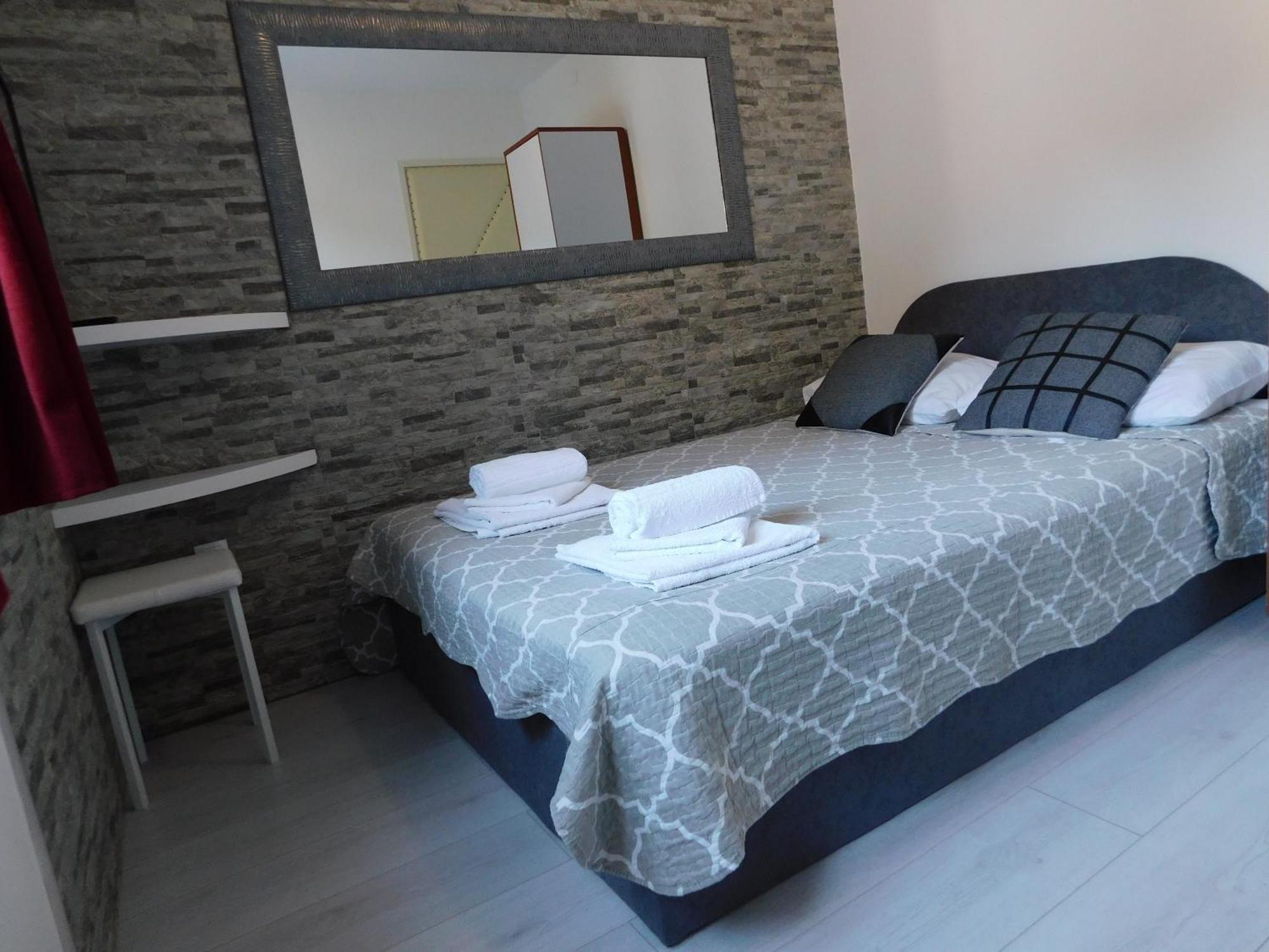 Apartments Huljev Primošten Rom bilde