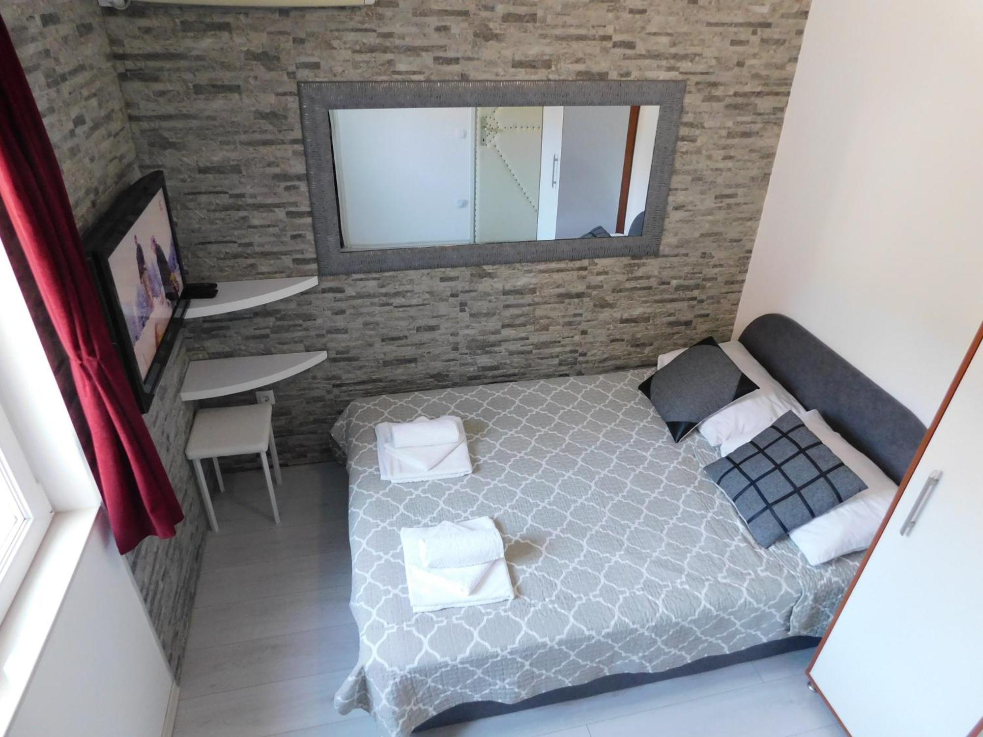 Apartments Huljev Primošten Rom bilde